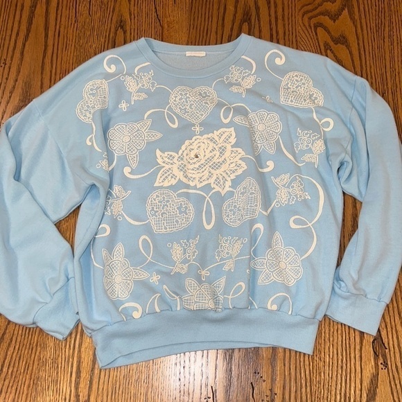 Vintage Textured Floral Design Sweatshirt Pastel Baby Blue - Picture 1 of 9